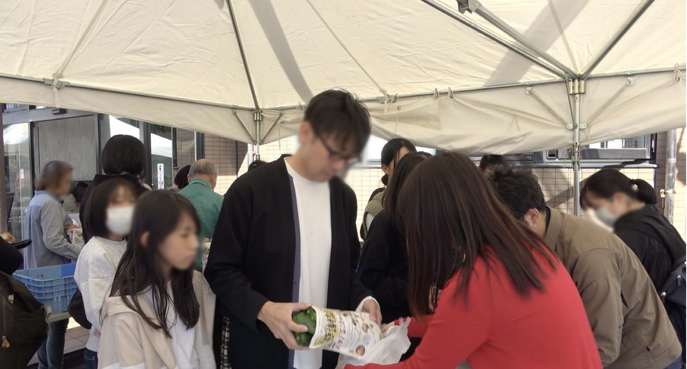 家族連れの来場者
